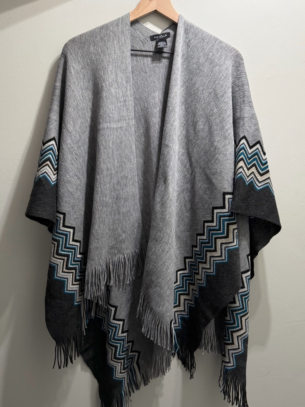 FRAAS Gray Black Geometric Aztec Print Fringe Poncho Wrap Boho Layering Cape
